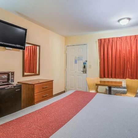 Rodeway Inn & Suites Macon Exteriör bild