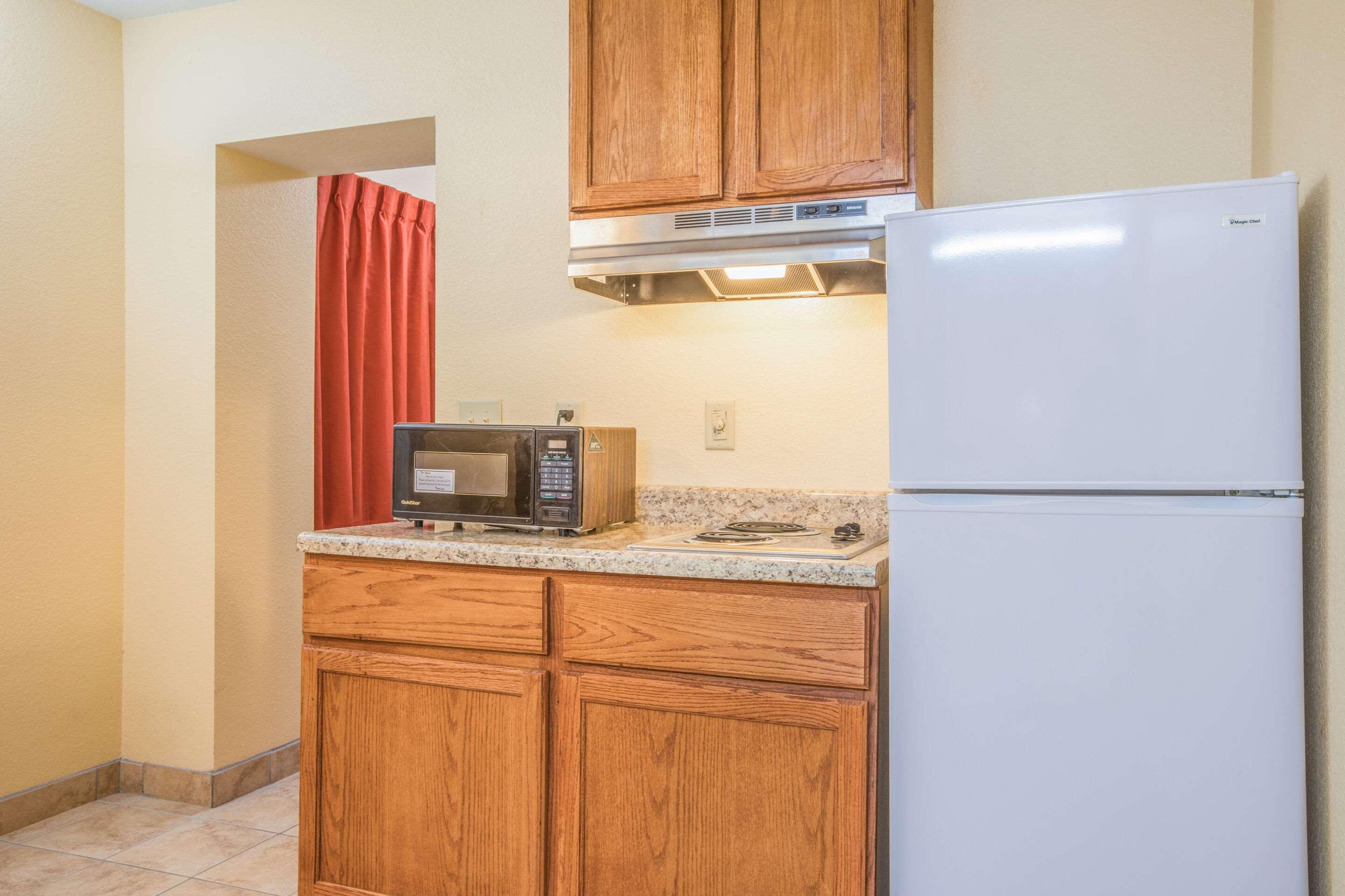 Rodeway Inn & Suites Macon Exteriör bild