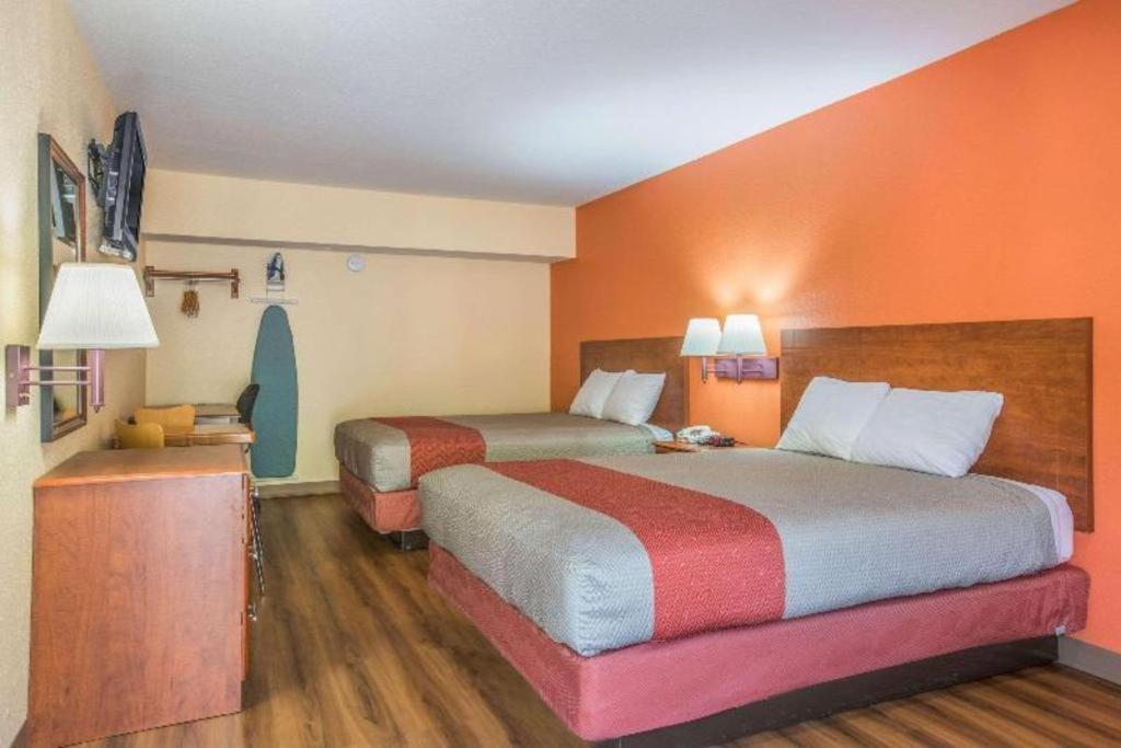 Rodeway Inn & Suites Macon Exteriör bild