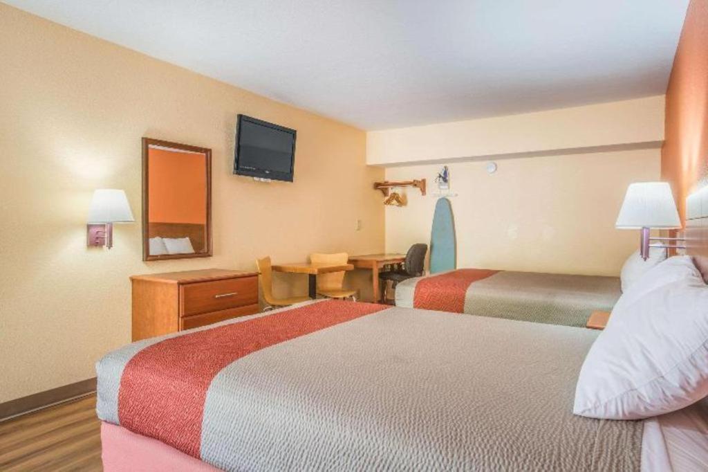 Rodeway Inn & Suites Macon Exteriör bild