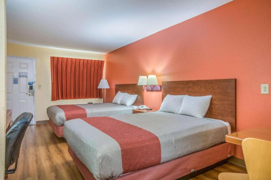 Rodeway Inn & Suites Macon Exteriör bild
