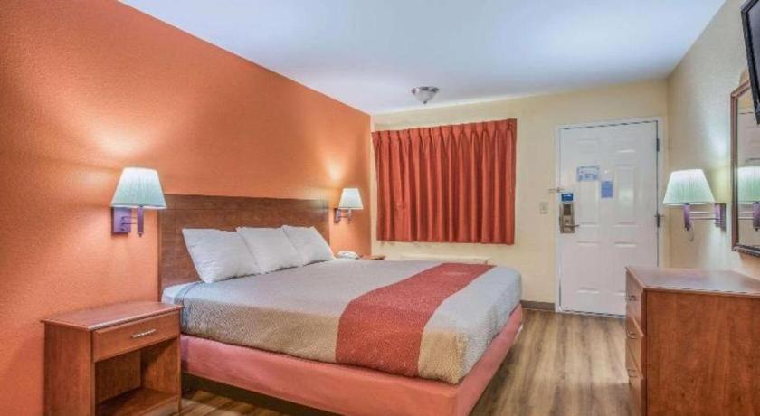 Rodeway Inn & Suites Macon Exteriör bild