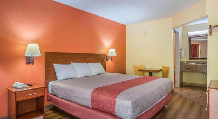 Rodeway Inn & Suites Macon Exteriör bild