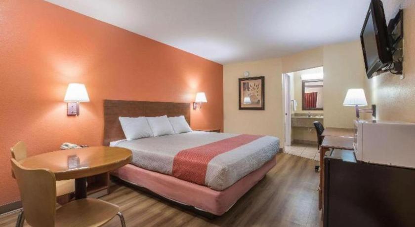 Rodeway Inn & Suites Macon Exteriör bild