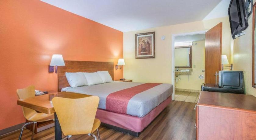 Rodeway Inn & Suites Macon Exteriör bild