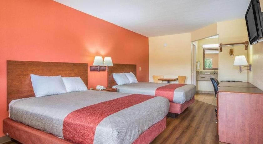 Rodeway Inn & Suites Macon Exteriör bild