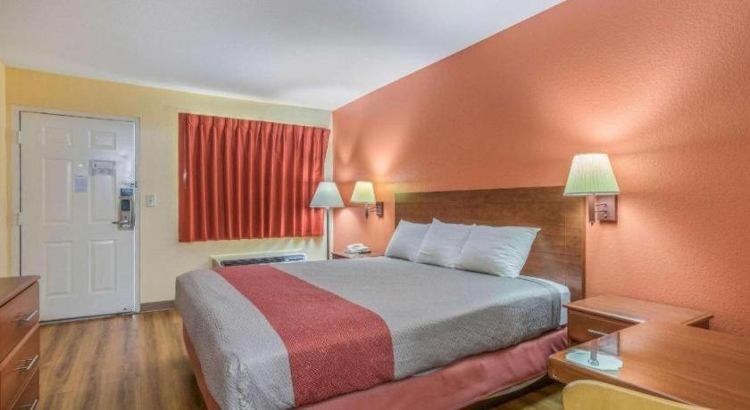 Rodeway Inn & Suites Macon Exteriör bild
