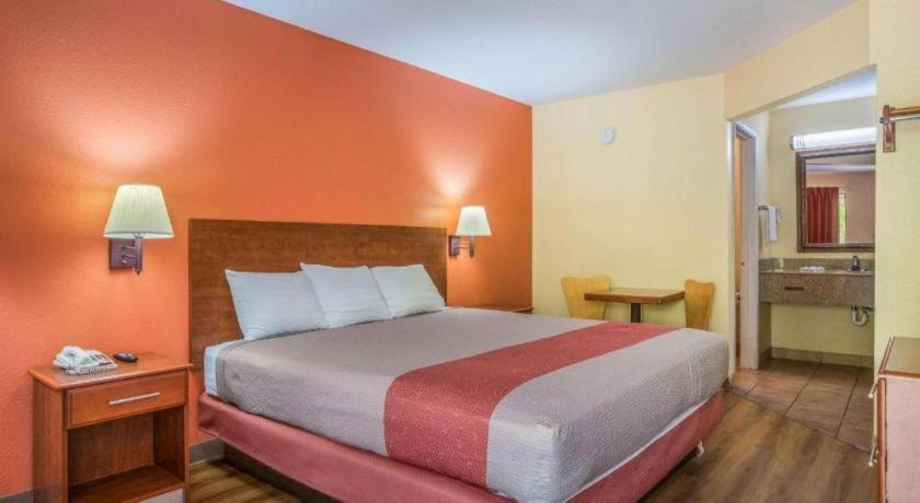 Rodeway Inn & Suites Macon Exteriör bild