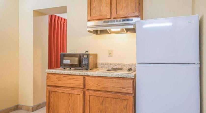 Rodeway Inn & Suites Macon Exteriör bild