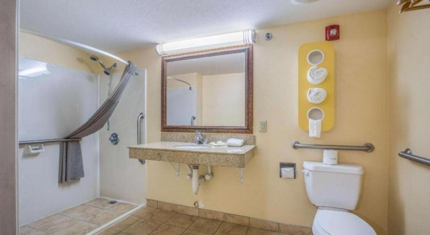 Rodeway Inn & Suites Macon Exteriör bild