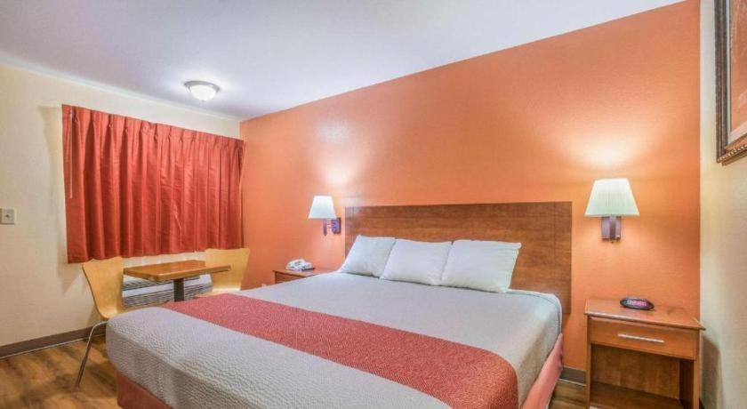 Rodeway Inn & Suites Macon Exteriör bild