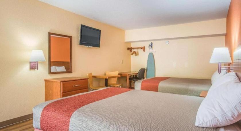 Rodeway Inn & Suites Macon Exteriör bild